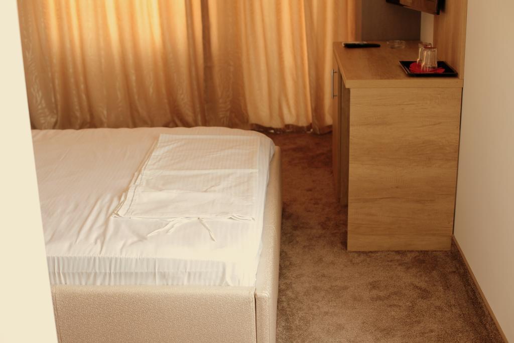 Hypnotique Hotel Năvodari Екстериор снимка
