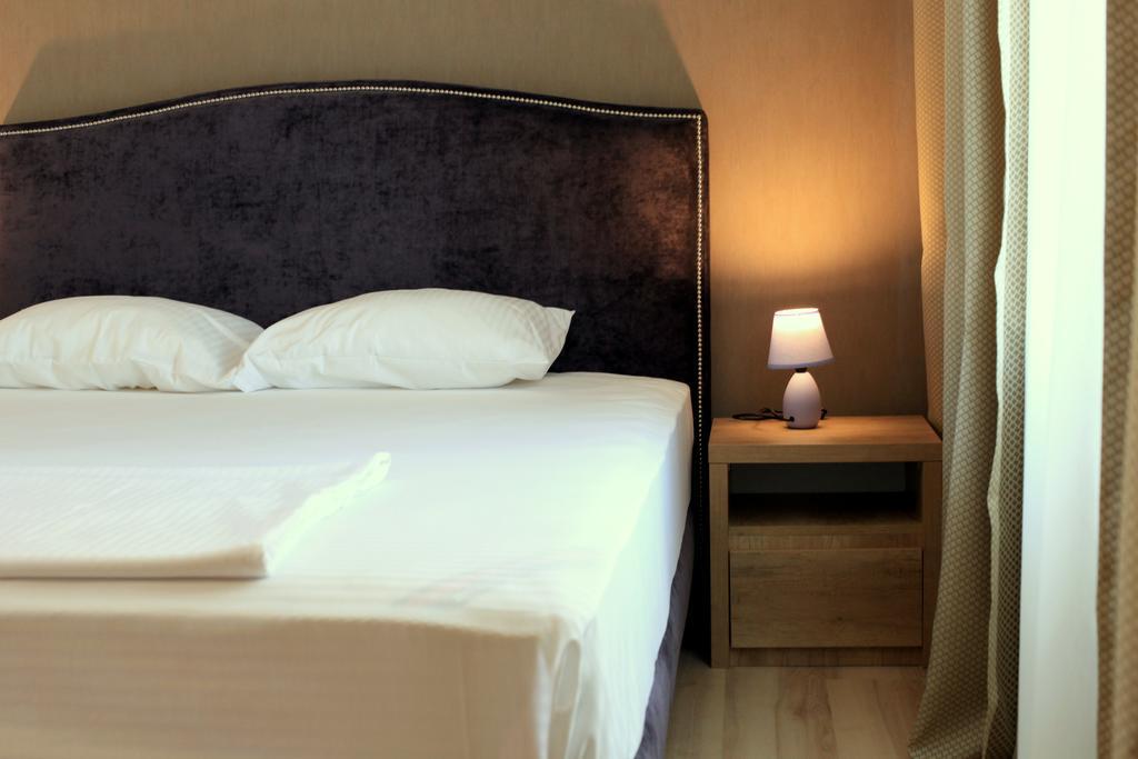 Hypnotique Hotel Năvodari Екстериор снимка